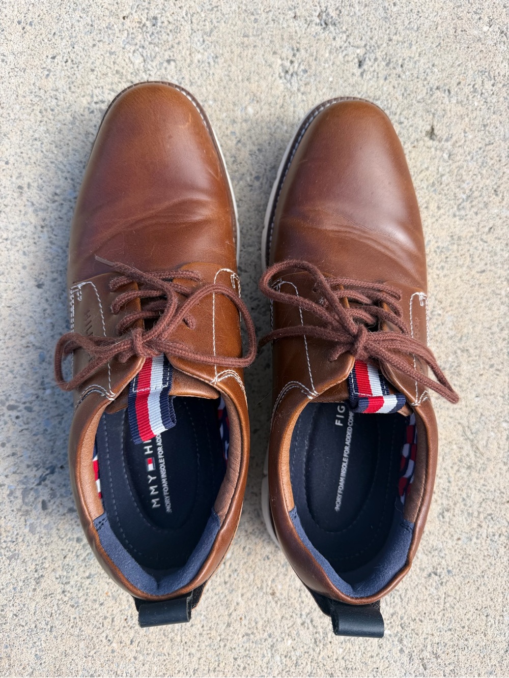 Tommy Hilfiger Men’s Brown Leather Chukka Boots with Signature Stripe Detail